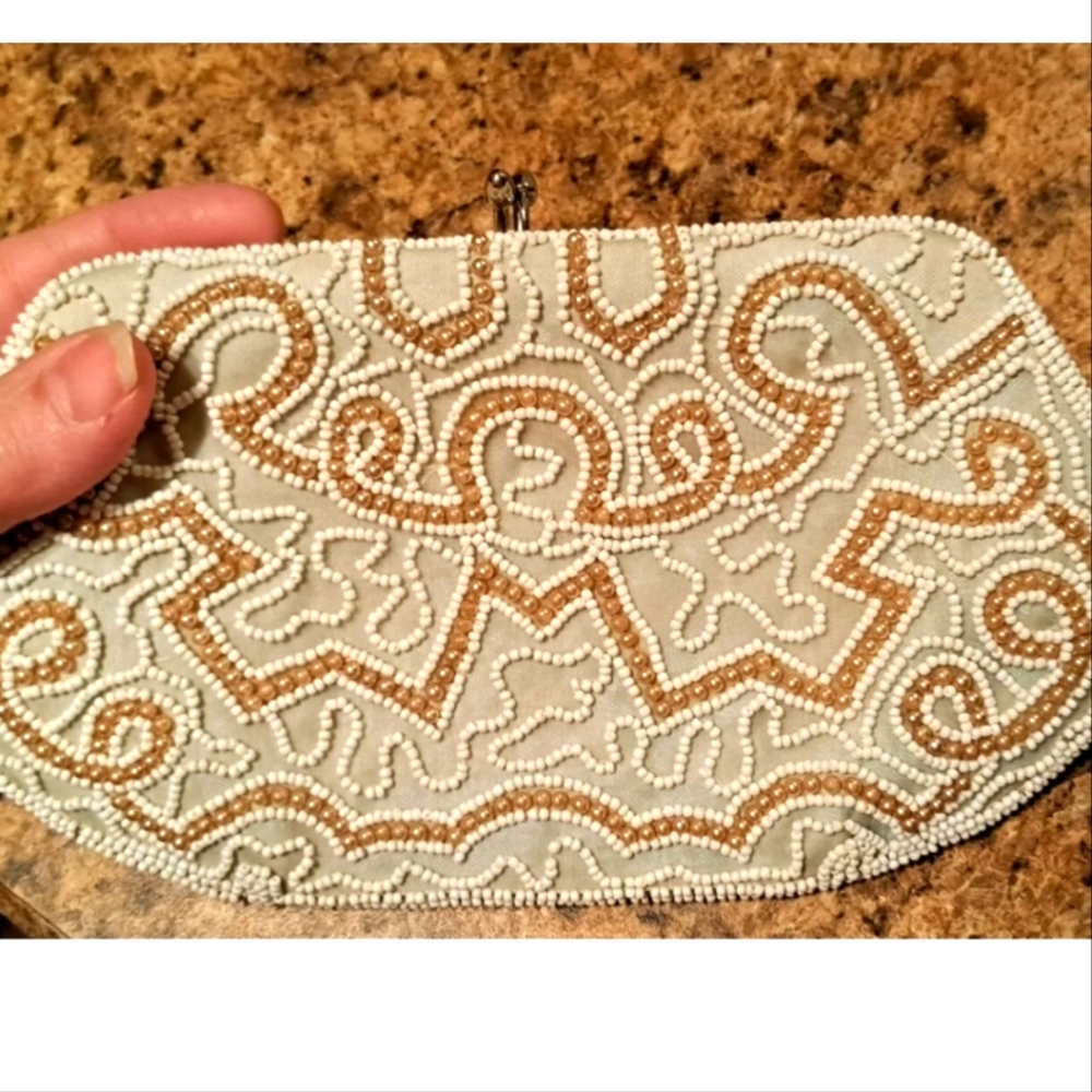 Gorgeous Dormar Vintage Elegant Clutch Handbag Tan/Ivory Beaded Excellent Cond.